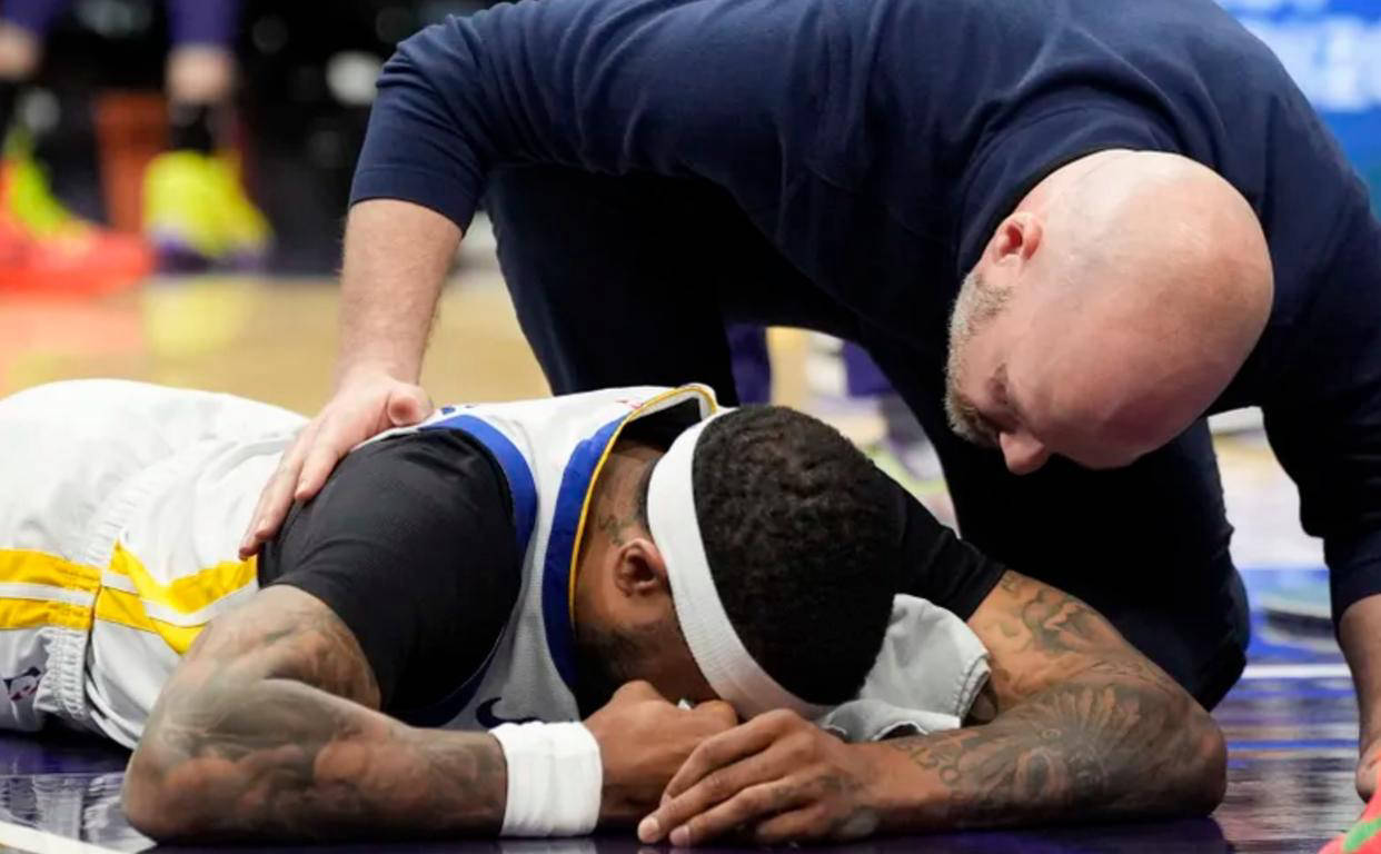 NBA球员在比赛中受伤，缺席季后赛的简单介绍