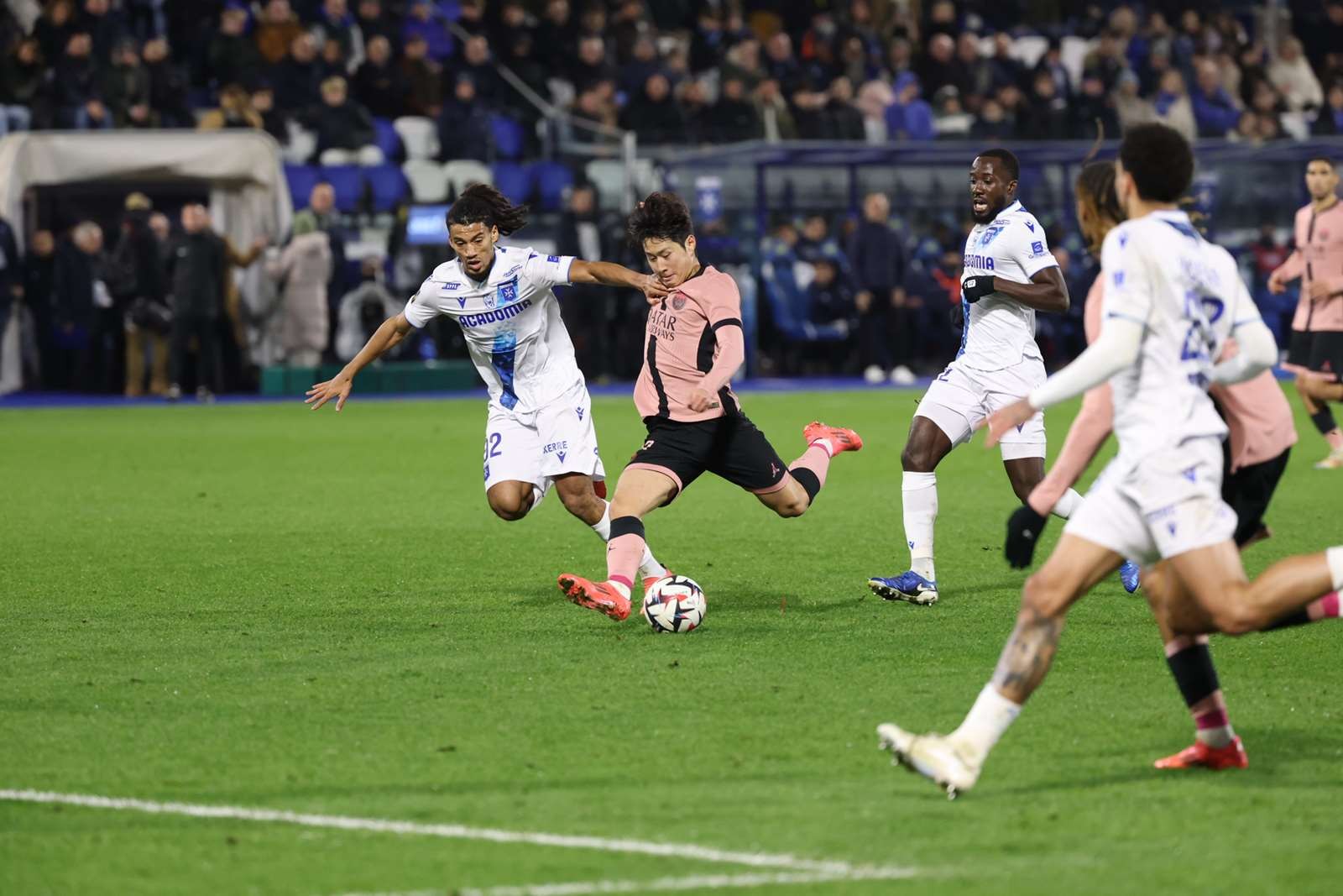 南特客场击败巴黎圣日耳曼,引发轰动