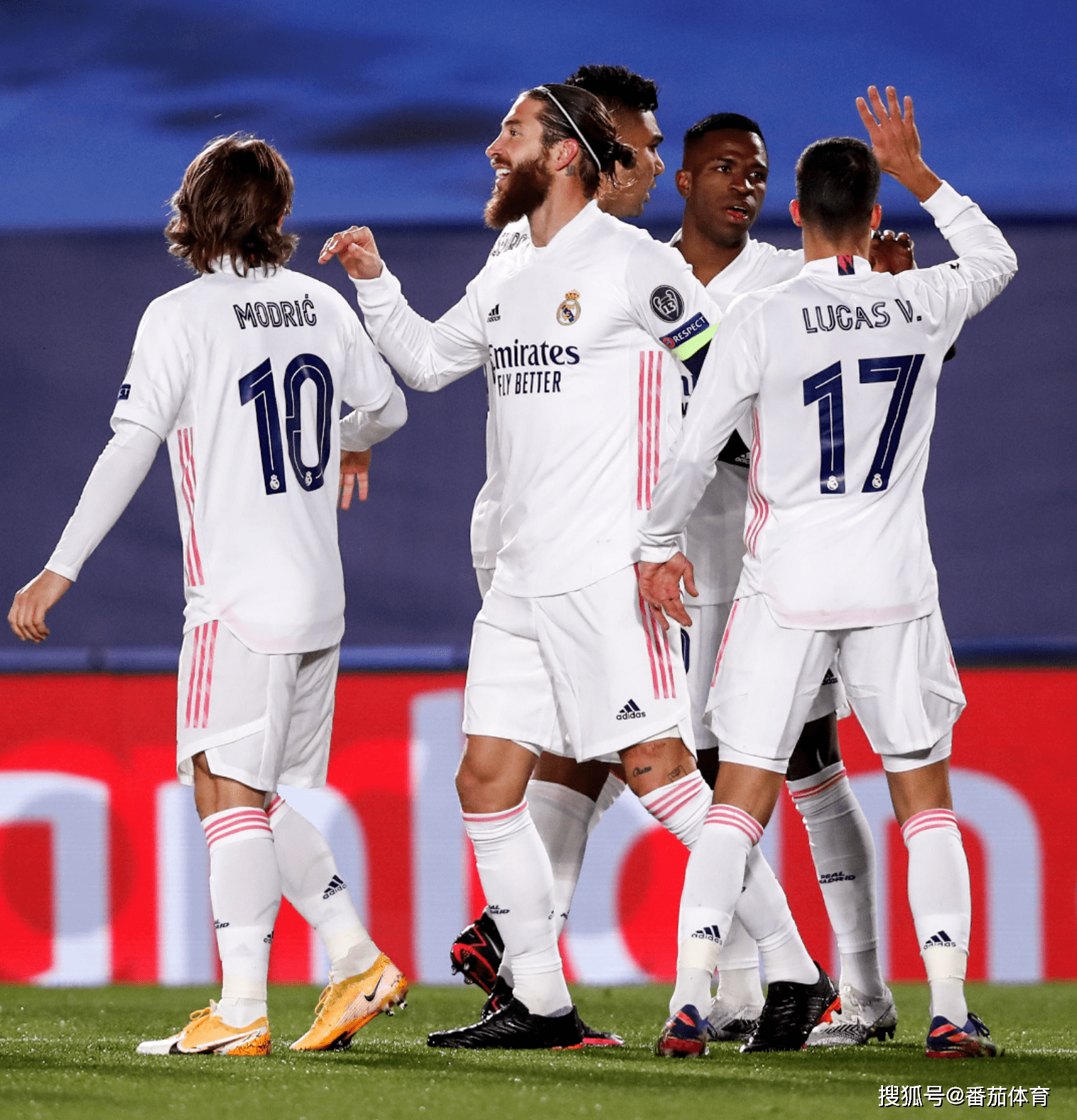 沙尔克再胜收官，不莱梅队主场回勇