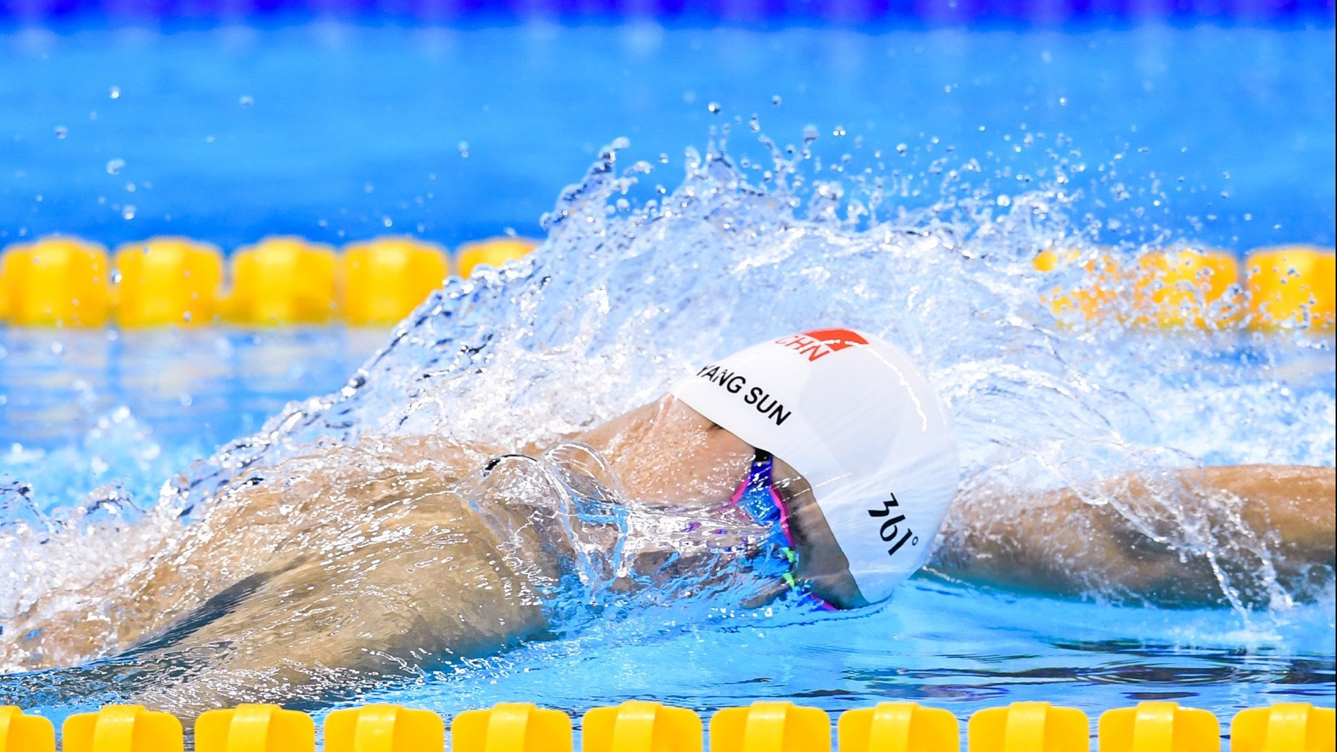 西亚卡姆连续三场比赛高分火力回归,西班牙队挑战极限之战引燃激情!